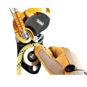 Petzl Pro Traxion carrucola bloccante ad altissimo rendimentoPetzl Pro Traxion carrucola bloccante ad altissimo rendimento