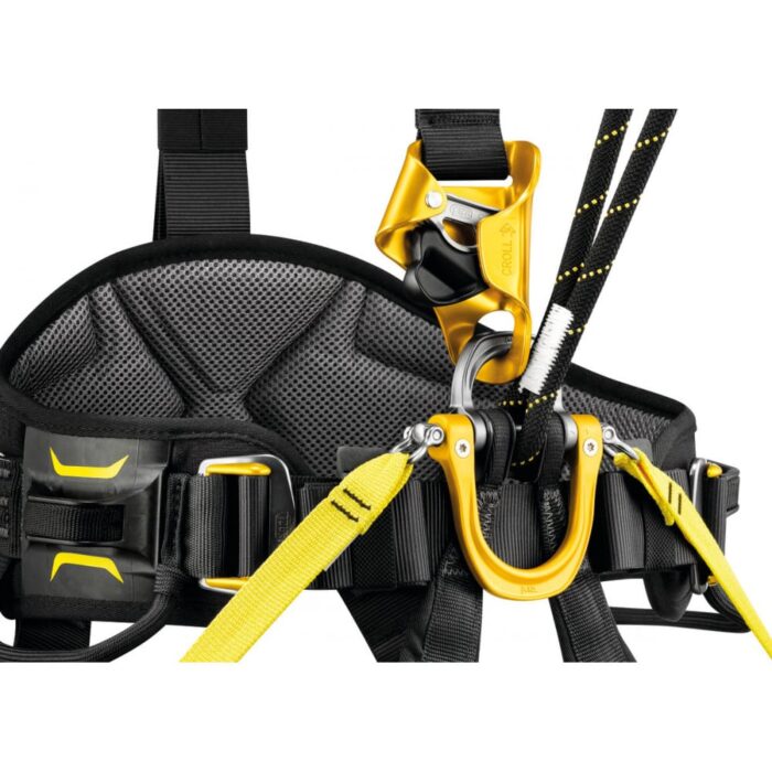 Nuova imbracatura Petzl ASTRO® Bod Fast versione europea - Massima sicurezza e comfort per i lavori su fune